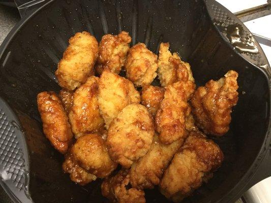 Bone-out wings from Pizza Hut at this store delivered this to me..it's suppose to be Honey BBQ..where's the sauce...