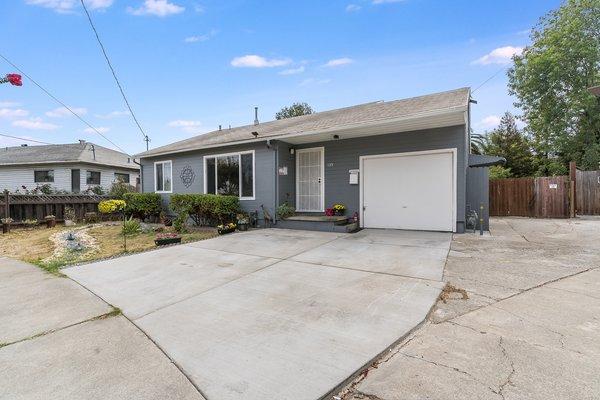 Home in Hayward, CA. Listed at $589,950, Sold for $655,000