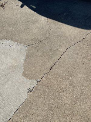 Cracks now continue all the way across