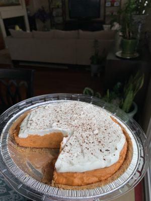 Thai Tea Creme Pie