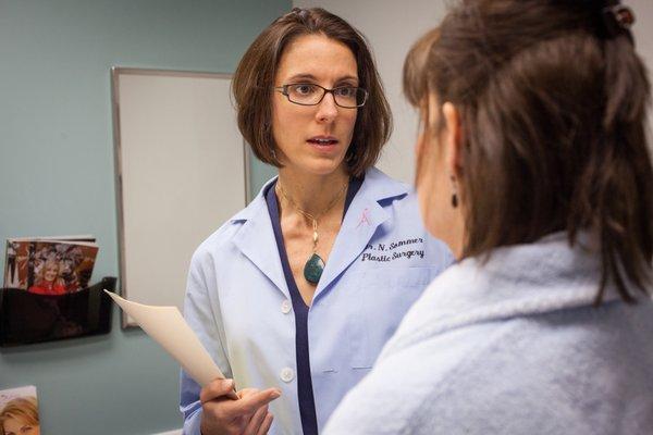 Dr. Nicole Sommer speaks with a patient about their options for breast reconstruction following a breast cancer diagnosis.