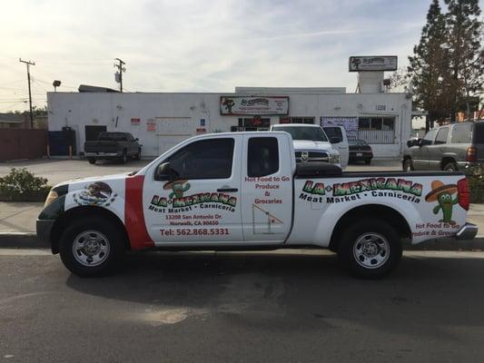 I was heading home when I notice this truck, I was looking already for a new place to buy meat and I'm glad I tried this meat place.Worth it