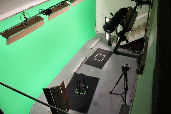 Versa's studio features a 20' green screen, adjustable lighting, HD camcorders, video monitors, & pro grade internet streaming connectivity.