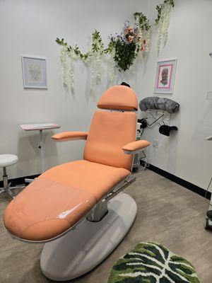 The Doctors Office is a warm and inviting environment to discuss YOU! (But also, what a great chair, right?!)