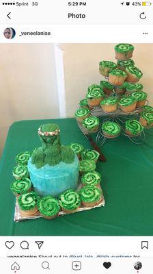 Moana themed cake and cupcakes