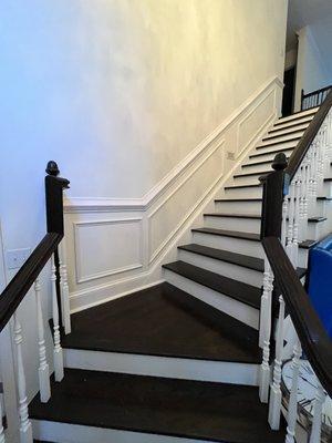 Staircase wall molding