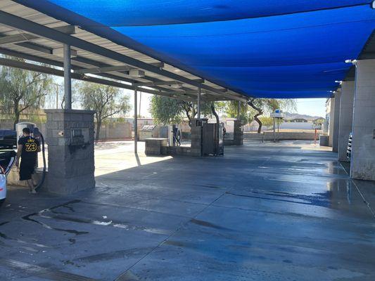 Vacuums and space to dry the cars after washing