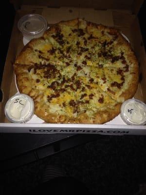 Amazin Tater potato pizza is delish! Comes with sour cream. Order a side of ranch too. Yum!