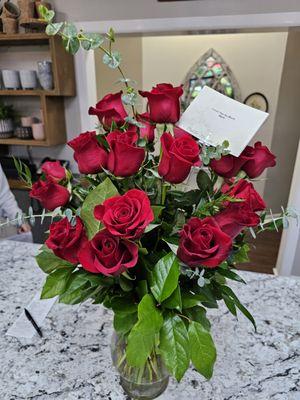 2 dozen red roses