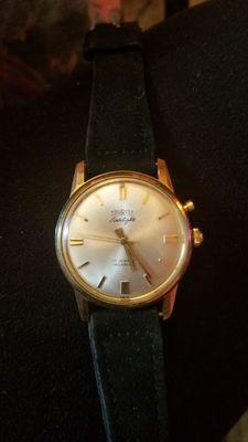 Very nice 14kt gold Tourist everlight 17 jewels incabloc mens wristwatch