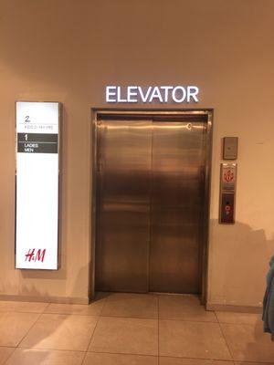 H&M Fayette Mall elevator