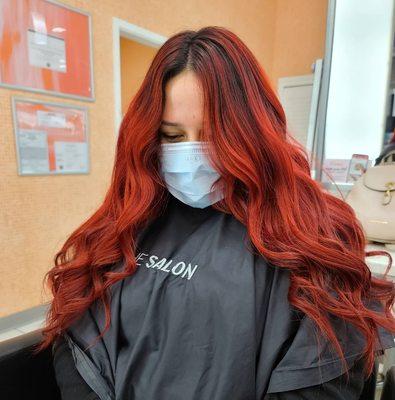 Full Highlift
Haircolor
Treatment 
Style