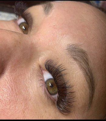 Light volume lashes