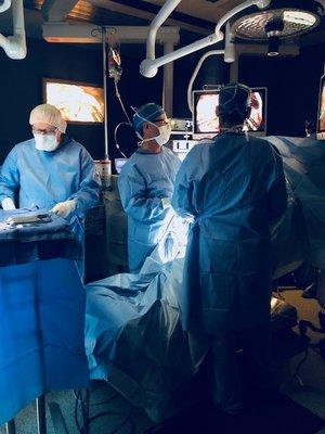 Dr. Hamilton and his team completing a gastric sleeve surgery.