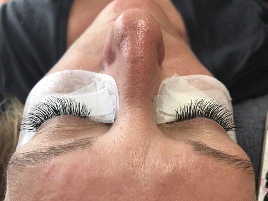 Lush set of full lashes!