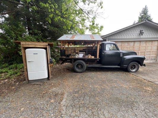 Poppy & Thyme Farmstand