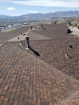 Multifamily Housing Unit Roof Replacement Overlooking Pikes Peak Area