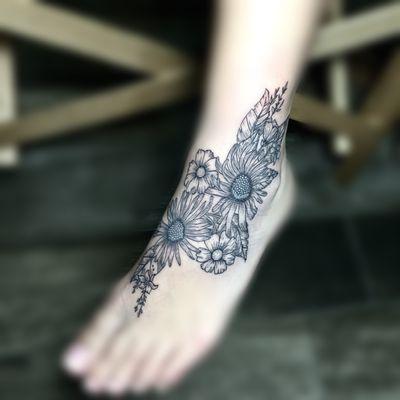 Floral foot piece