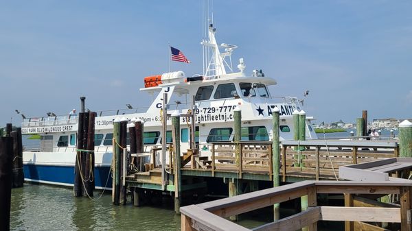 tour boat