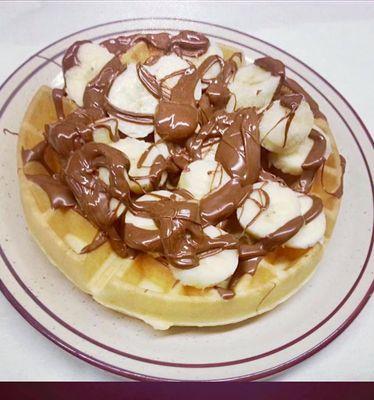 Waffle with bananas and Nutella