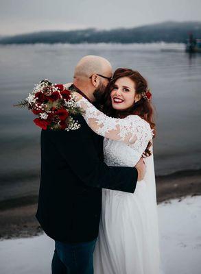 Eloped Couple Pictured near Lake Coeur d'Alene, ID - Photos by Kendra with Earthbound Photography