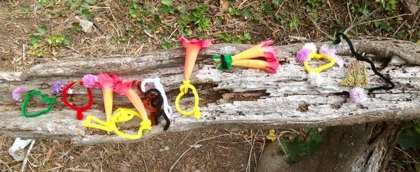 Bright colors, unique designs, and ephemeral Art+Nature® projects. Using found natural materials, children creatively engage their interests