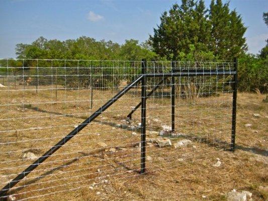 Corner H-brace for fence strength and durability