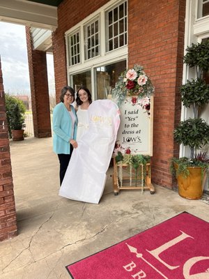 Low's Bridal Shop