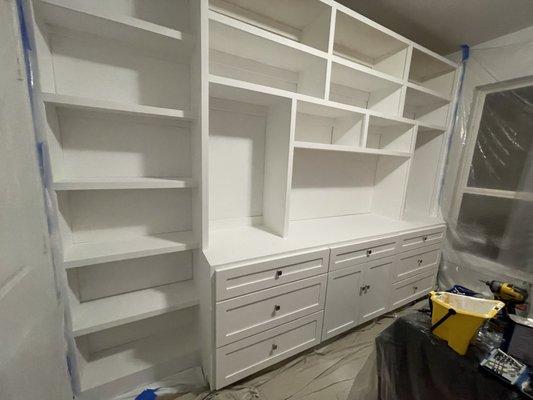 Painting shelf