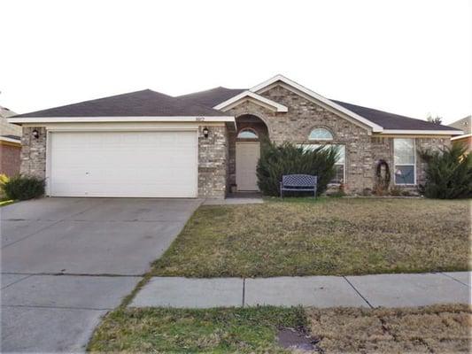 MLS # 77990 / 4 Beds / 2 Baths / 1,670 Square Feet / Great Open Floor Plan / Vaulted Ceilings / WBFP / Convenient Location / ...