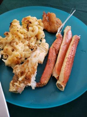 Mac, crab legs and fried shrimp.