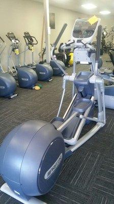 Precor 835 EFX