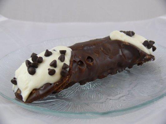 CHOCOLATE CANNOLI