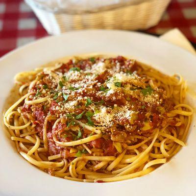 Specialty Pasta: Linguini w/baby clam  sauce (red or white)