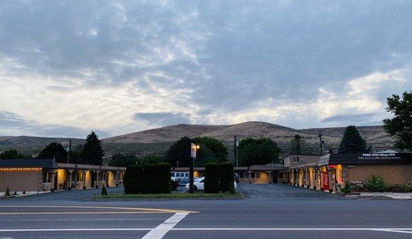 Motel Ephrata WA Wide Angle View Sunland Inn