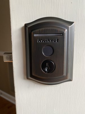 Fingerprint Wi-Fi Electronic Smart Lock Deadbolt Featuring SmartKey