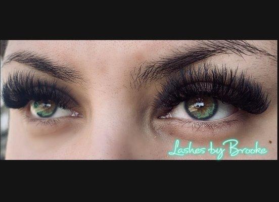 Mega Volume Lashes by Brooke