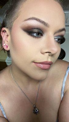 Smokey make up look