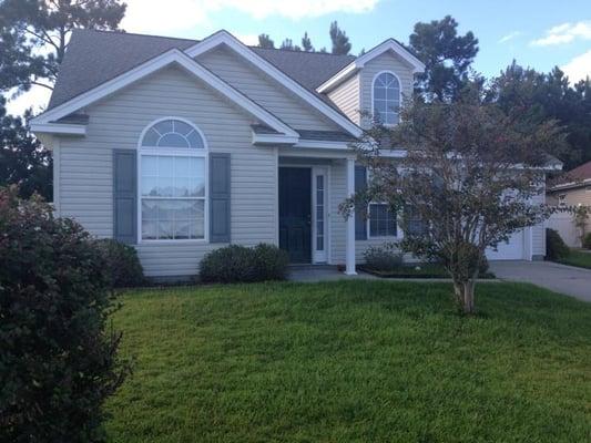 This 3 bedroom 2.5 bath 1 car is located in the highly desirable Forestbrook school district. 