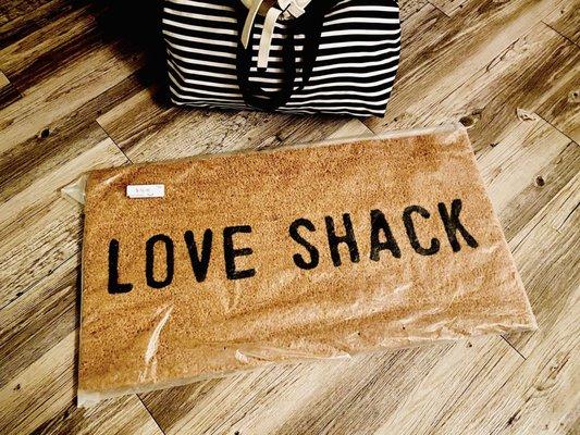 "LOVE SHACK" came home with me luggage haha. Perfect Fit 4 me Pirate'cola Surf Shack me Casa! Woohoo! Peace out Love Shack Baby! OuiOui.