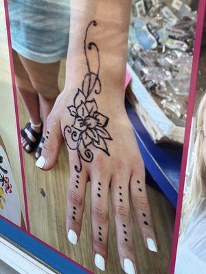 Henna tattoo