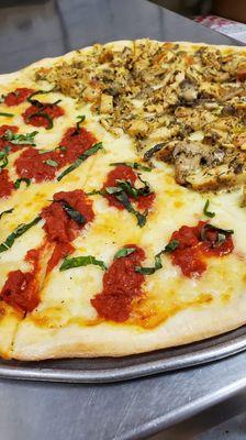 Margherita Pizza, Chicken Pesto Sauce Pizza