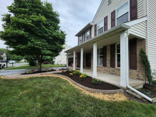 Same house with edgestone installation on