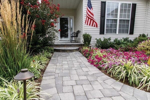 Walkway in Old Towne CobbleTM