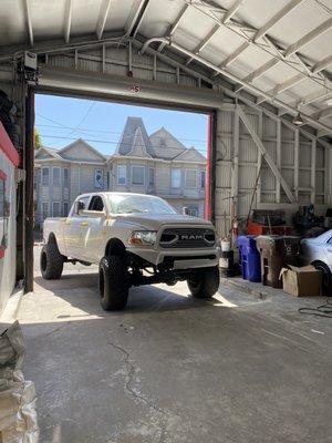 H&G Auto Body Shop