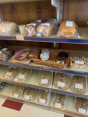 Fresh breads and cookies (two of my fave oatmeal whoopie pies in the basket)