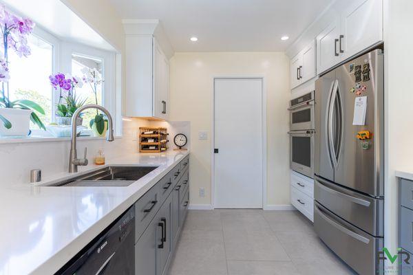 Gorgeous Kitchen Remodeling in Ocean Park, CA