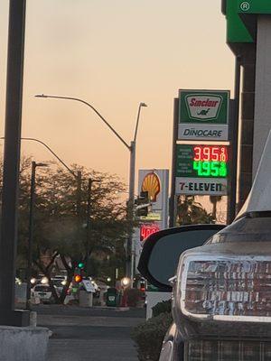 Sinclair Gas Station