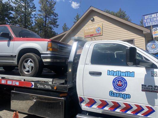 Idyllwild Garage towing in my car!