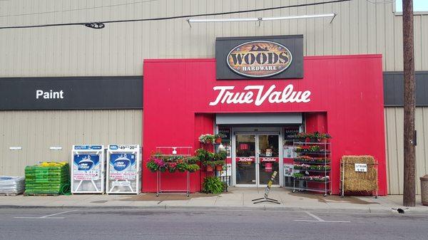 Woods Hardware Lockland